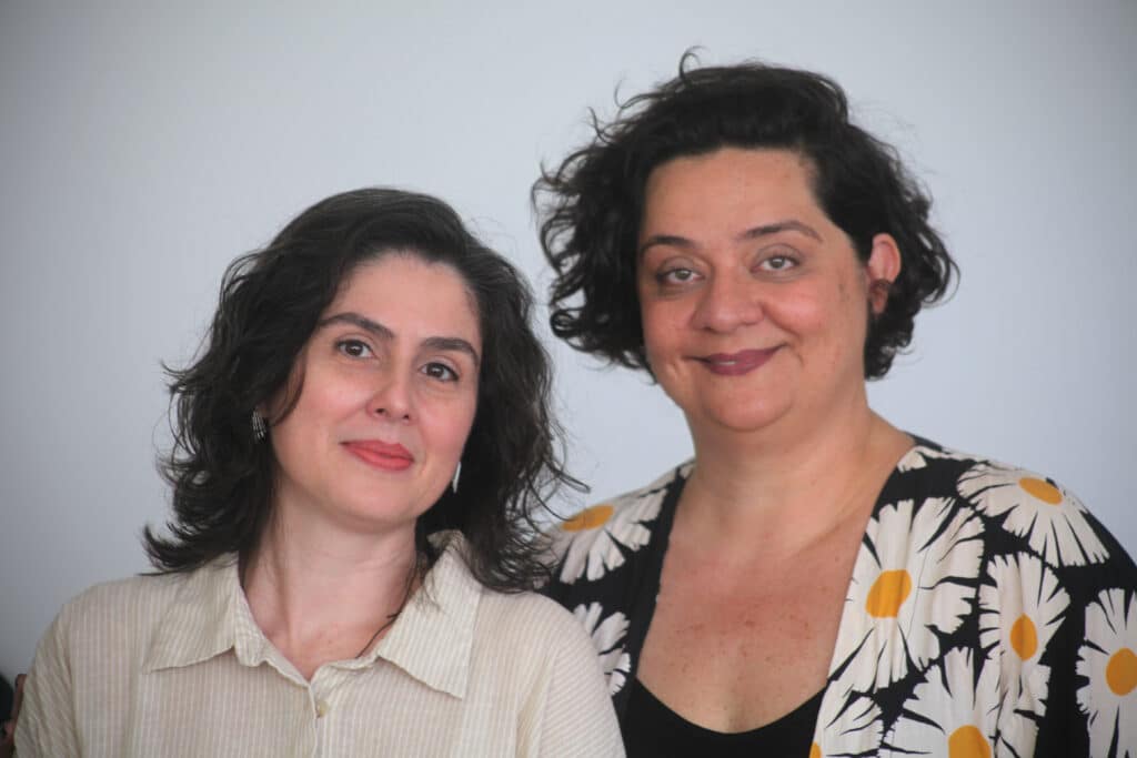Lara Magalhães e Thati Bissoli lançam o Coletivo 45+, que visa conscientizar sobre diversidade e a necessidade de combater preconceitos.
