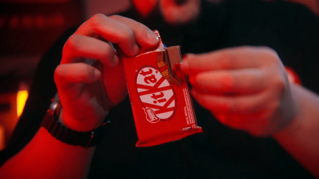 A marca KitKat, que vêm se tornando cada vez mais presente na vida dos gamers, criou a campanha "Loot KITKAT".