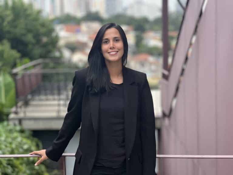 A Purpple anuncia a promoção da profissional Jaqueline Camargo, que acaba de ser efetivada como gerente de Business da agência.