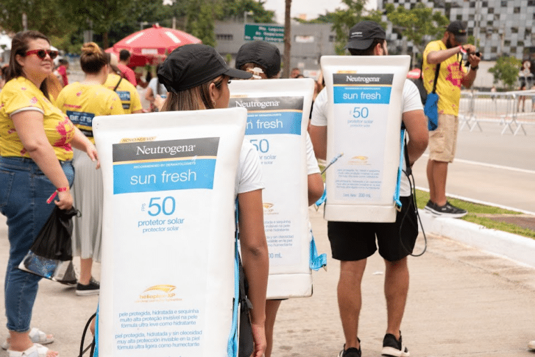 A Neutrogena assume mais uma vez o protagonismo de aliada para a proteção e a hidratação da pele, desta vez durante o Carnaval.