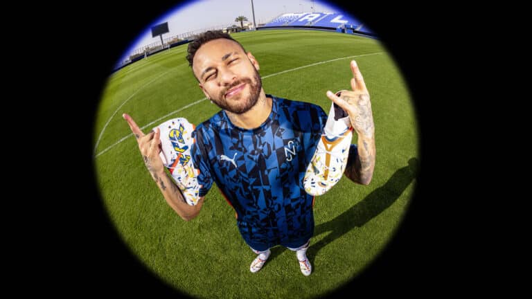A PUMA está lançando, junto com Neymar Jr., a nova coleção NJR Creativity, inspirada na criatividade do futebol brasileiro. 