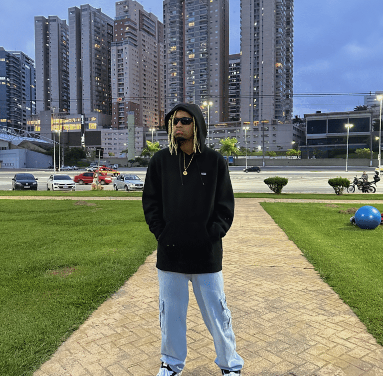 A Vans comunica o mais novo embaixador da marca: o apresentador e rapper Alva, conhecido pela Batalha da Aldeia.