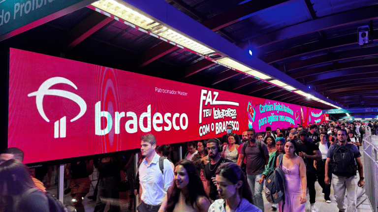 A Altermark, agência especializada em mídias Out-of-Home, anuncia uma parceria inédita com o Banco do Bradesco.