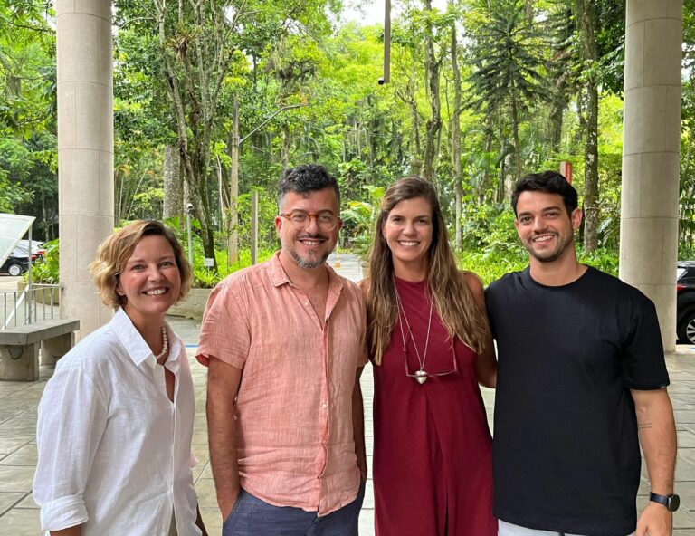 A Dream Factory, em parceria com PUC-Rio, anuncia uma nova oportunidade para os alunos explorarem a indústria do entretenimento ao vivo.