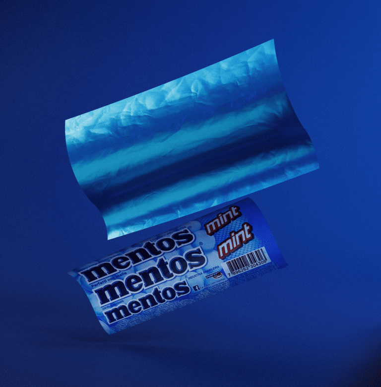 Mentos cria ação que ensina o público a usar a própria embalagem de alumínio de Mentos para poder melhorar a velocidade da internet.