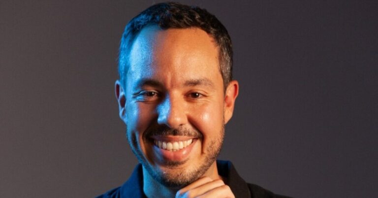 A Sambatech comemora seus 20 anos com um importante anúncio: a partir de agora, a empresa passa a se chamar Samba.
