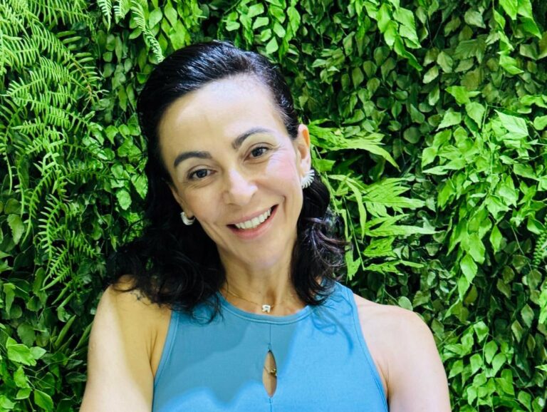 A RedeTV! contratou Raquel Freitas, especialista em comunicação integrada, que assume a diretoria comercial da emissora em Minas Gerais.