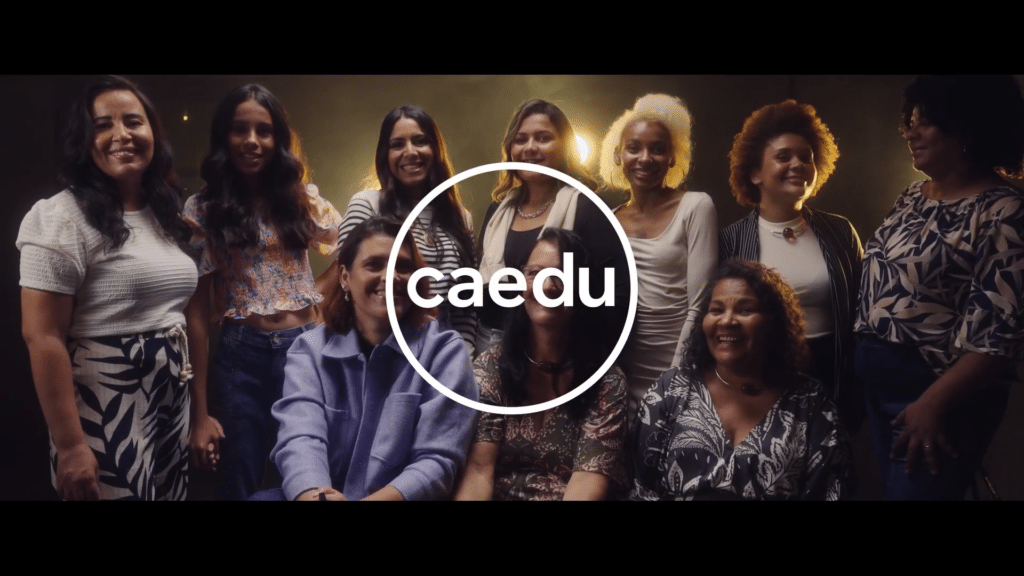 A nova campanha da varejista Caedu, tem como propósito vestir mulheres cada vez mais confiantes e autênticas.
