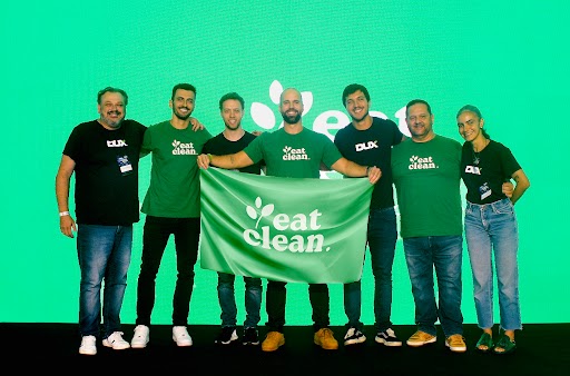 A DUX NUTRITION comunica a aquisição da companhia EAT CLEAN Brasil, renomada marca de alimentos plant based. 