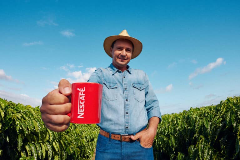 NESCAFÉ acaba de voltar à mídia estreando o conceito global MAKE YOUR WORLD, adaptado no Brasil para FAÇA SEU MUNDO.