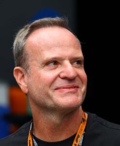 A famosa Rede Graal apresenta o automobilista e apresentador Rubens Barrichello como novo embaixador da marca.
