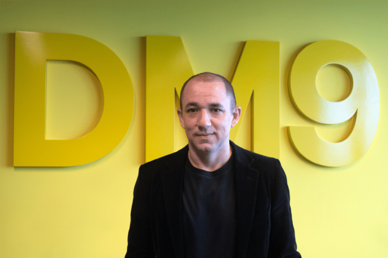 Com mais de 25 anos de experiência em comunicação e tecnologia, Cleber Paradela assume o posto de VP de conteúdo e inovação da DM9.