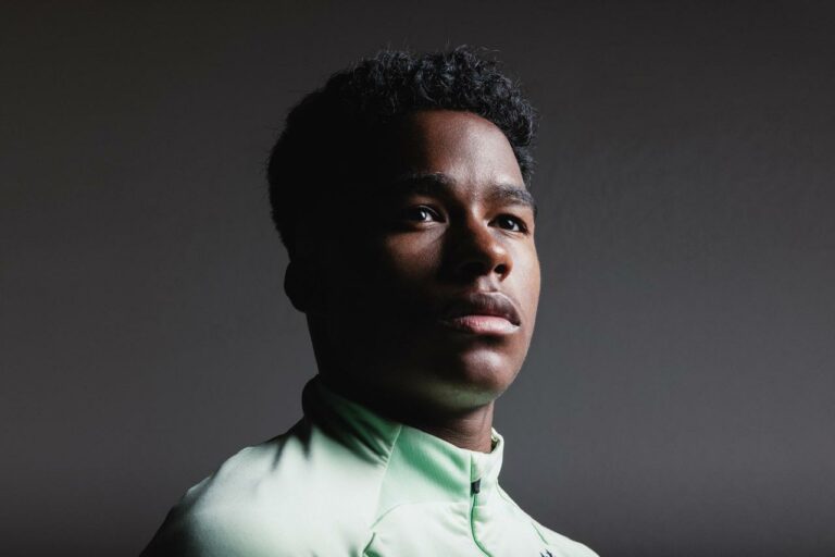 A Natura acaba de anunciar Endrick, jogador do Palmeiras e da Seleção Brasileira, como seu mais novo embaixador.