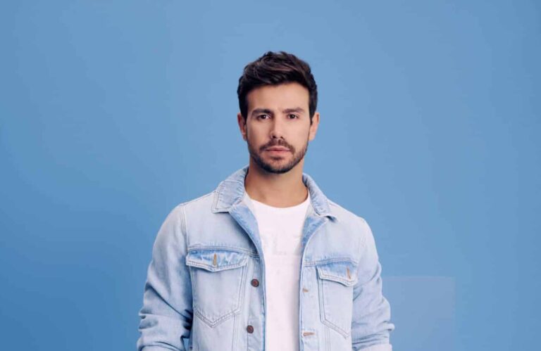 A DLZ convidou o cantor Mariano para estrelar uma nova campanha, criada para celebrar o Dia Mundial do Jeans, comemorado no dia 20 de maio.