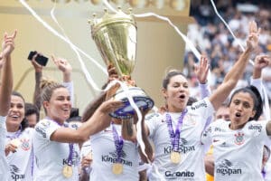 Mais antiga e tradicional competição feminina do Brasil bate recorde de premiação pelo terceiro ano consecutivo Feito histórico Paulistão Feminino ganha naming rights do Sicredi e tem premiação recorde em 2024