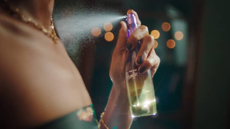 Natura estreia em sua campanha de Dia dos Namorados, com o objetivo de apresentar os perfumes Festival de Humor e Conexão de Humor.