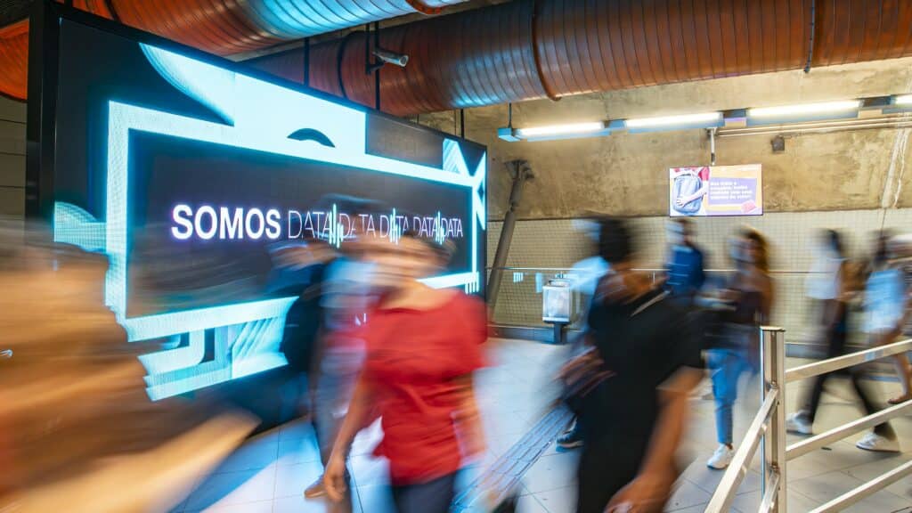 A JCDecaux acaba de anunciar a integração do sistema de publicidade do metrô de São Paulo à mídia programática.