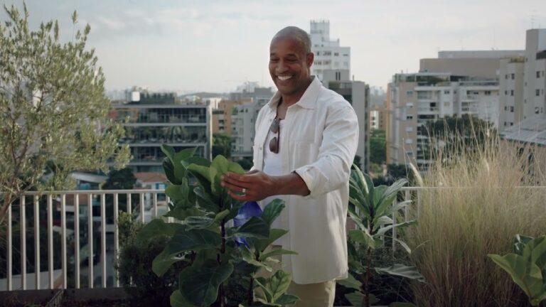QuintoAndar anuncia o lançamento da campanha "Proprietário QuintoAndar vive ocupado. Ocupado com o que realmente importa".