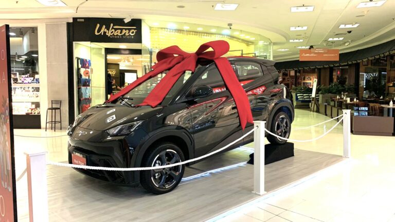No shopping West Plaza, o Dia dos Namorados pode render um carro elétrico BYD Mini Dolphin de presente, que será sorteado por campanha.