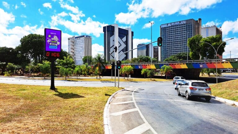 We Super OOH, fruto da parceria entre a KOI Group e a Ledwave, expandiu, recentemente, seu portfólio com o inventário digital da Visuplac.