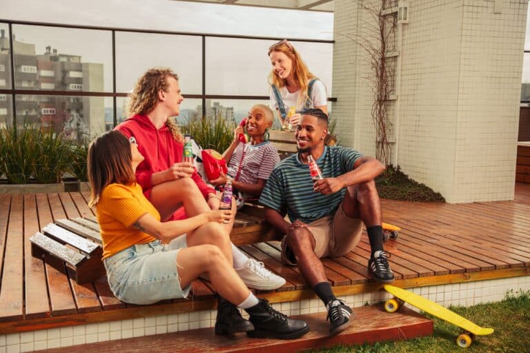 Através da nova campanha “Keeparada é Essa?”, o Keep Cooler busca ampliar seu alcance, reforçando sua identidade jovem, leve e descontraída.