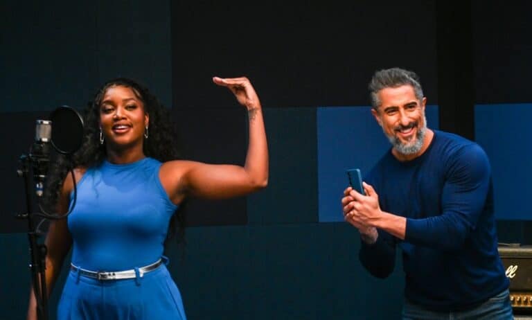 A TIM destaca, em sua nova campanha, protagonizada pelos embaixadores IZA e Marcos Mion, sua qualidade de rede.