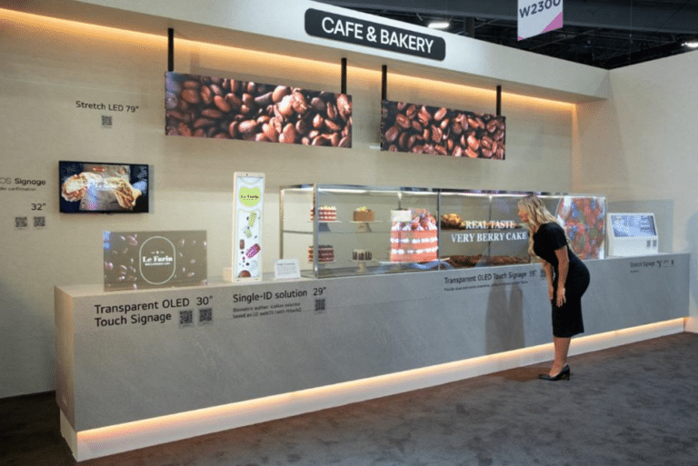 A LG Business Solutions apresentou suas novidades em sinalização digital voltadas para o setor de varejo na Infocomm 2024.