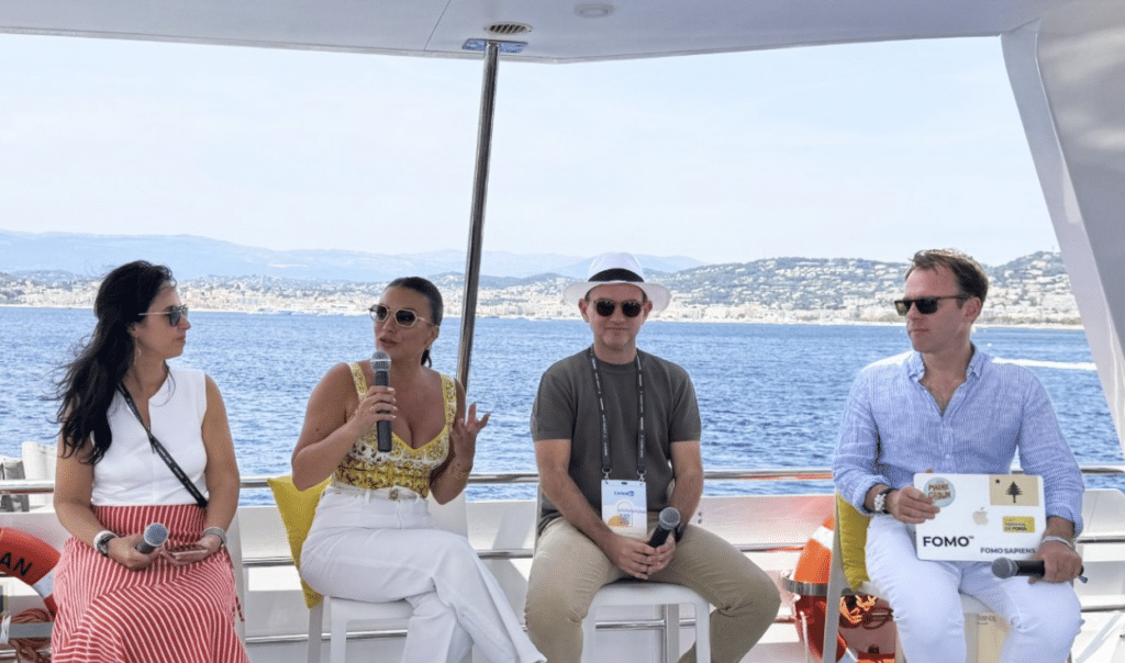 Durante o Festival de Cannes Lions 2024, o Mercado Ads organizou o evento Talent Room FOMA Edition At The Sea,.