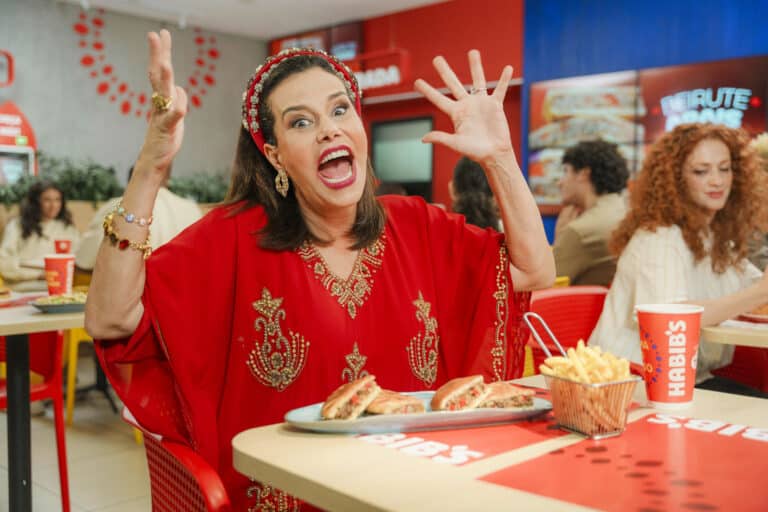 A nova campanha de beirute do Habib's, produzida pela agência 11:11, é estrelada pela socialite Narcisa Tamborindeguy.