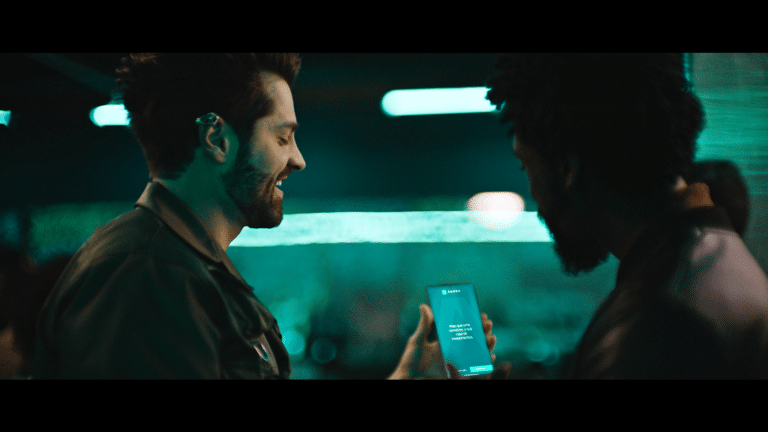 Bradesco lança campanha da Ágora com DJ Alok e Pedro Andrade