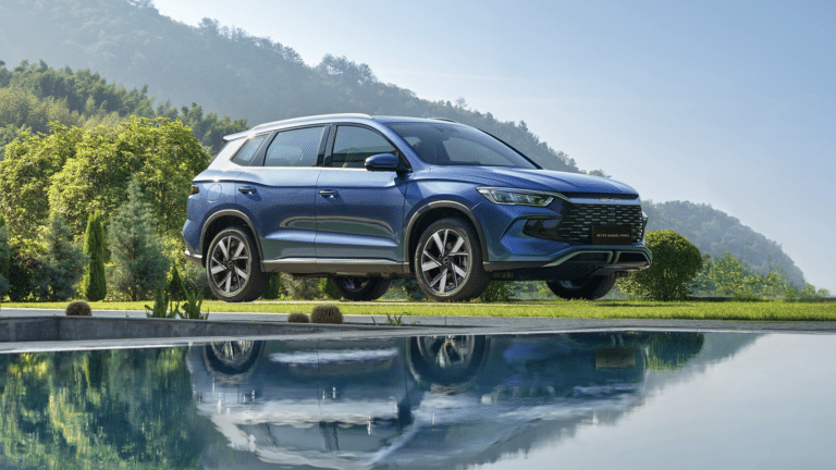 Com autonomia de 1.100 km, o o novo BYD Song PRO, mais novo integrante da "família Song", da BYD, acaba de chegar ao mercado brasileiro.