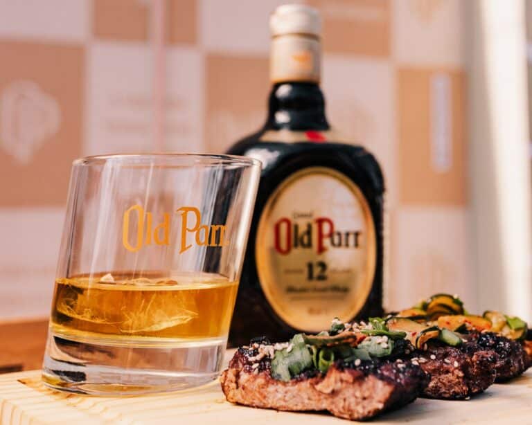 Para celebrar a parceria com a Churrascada, a Old Parr preparou um open bar de drinks feitos com o uísque para a 23ª edição do evento.