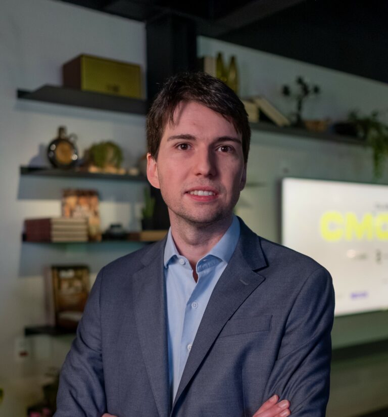 Leia o artigo "O impacto da volatilidade no papel do CFO", escrito por Alvaro José Mendonça Junior, da agência Zmes.