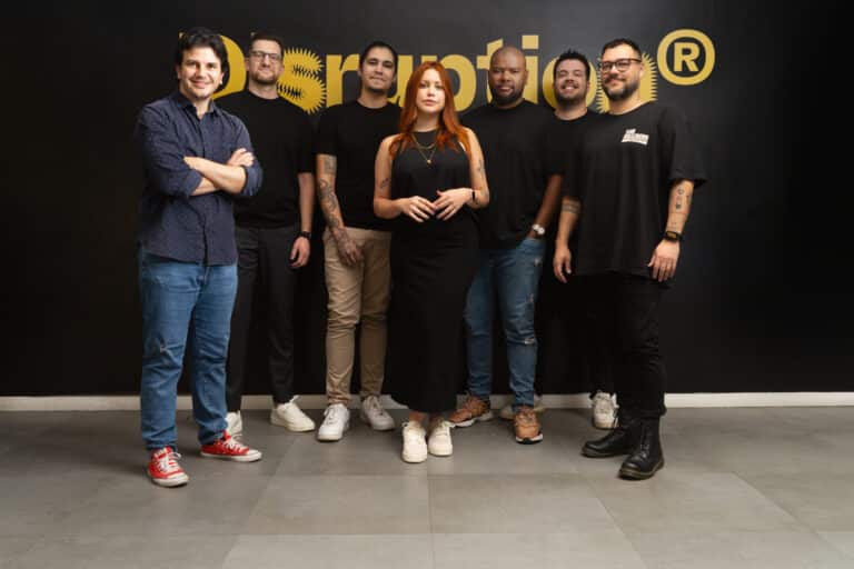Lew'Lara\TBWA se reforça com Eric Fernando, Philipe Santos, Raphael Oliveira, Jessica Borges, Renato Ramalho, Diogo Souza e Lucas Vieira.
