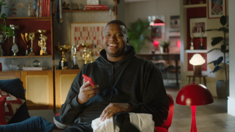 O Bradesco, em sintonia com o clima esportivo, lançou nova campanha, protagonizada pelo ex-jogador de basquete Daniel Sousa.