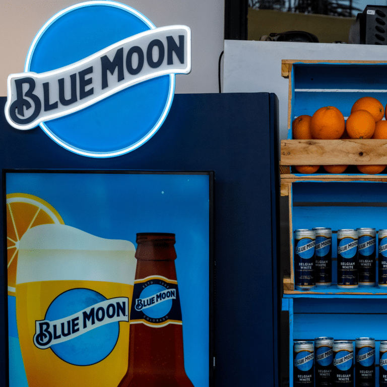 A Blue Moon decide reafirmar seu compromisso com a cultura ao patrocinar dois eventos de destaque na cena cultural paulistana.