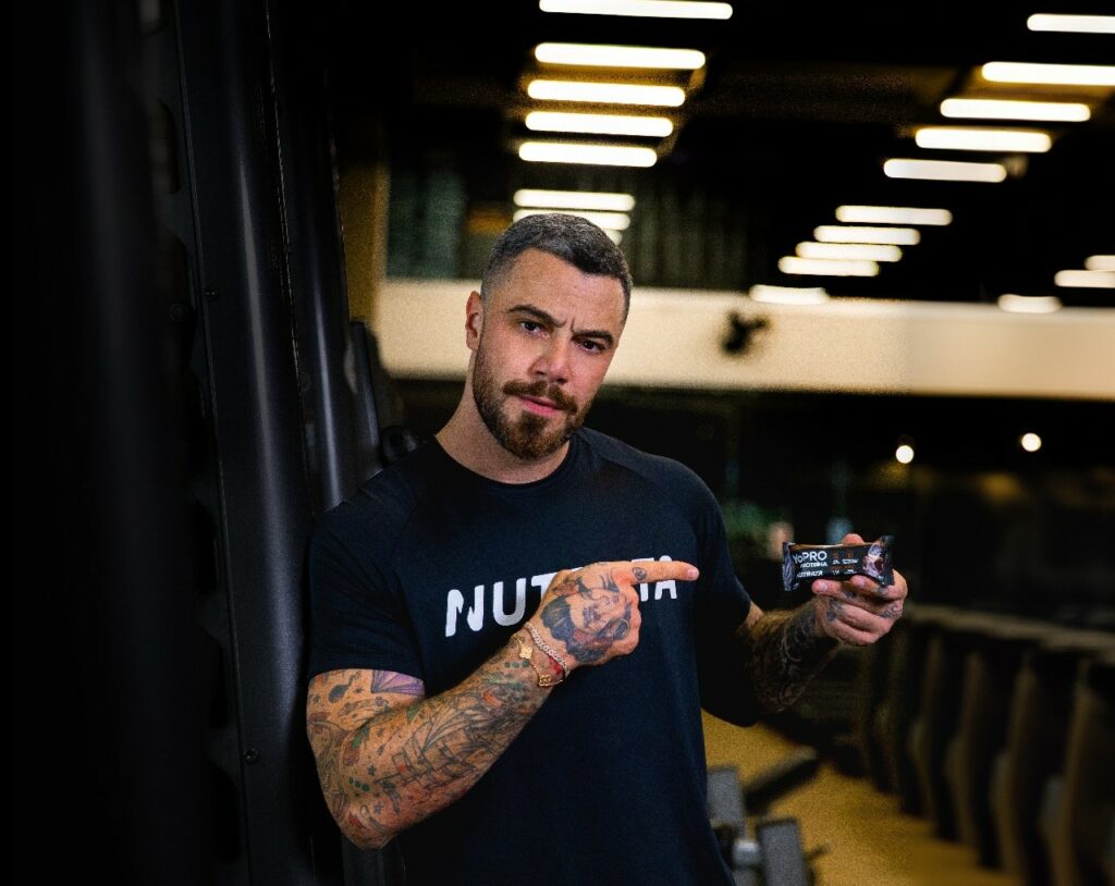 A Nutrata, uma das maiores empresas de suplementos alimentares do Brasil, anuncia que Felipe Titto é o seu novo embaixador.