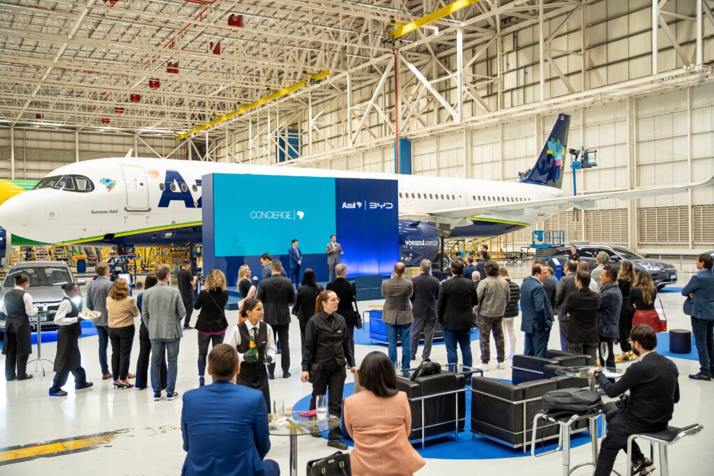 A Azul Linhas Aéreas lança, em parceria com a BYD, seu mais novo serviço de Concierge, após estudo e aplicação de projeto.