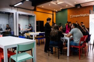 A Superlógica acaba de anunciar o lançamento da sua nova marca focada no mercado imobiliário, a Superlógica Imobi.
