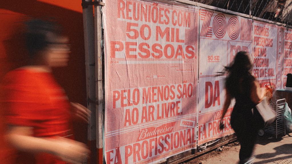 A Budweiser está em busca de "Fãs Profissionais" para participar de uma temporada de shows internacionais.