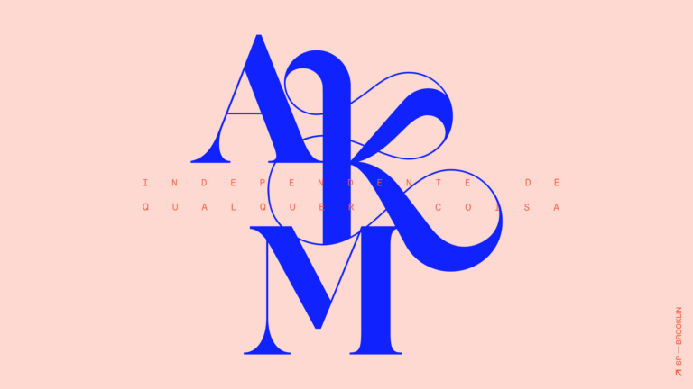 AKM apresenta novo posicionamento, que inclui identidade visual atualizada, e também traz um novo conceito "independente de qualquer coisa".