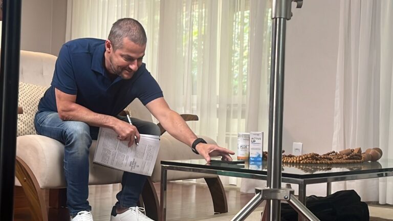 A Endogen escolheu o ator Marcelo Serrado para protagonizar a campanha “Eu Vivo Melhor”, lançada neste mês de setembro.