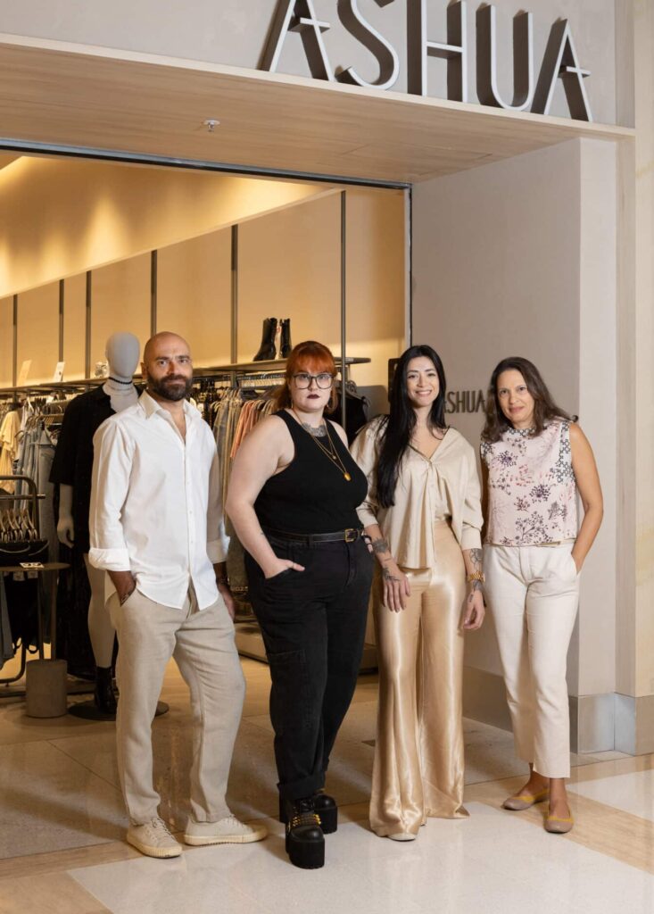 A TroupCyranos é anunciada como nova agência de comunicação da Ashua, marca de roupas plus size da Lojas Renner S.A.