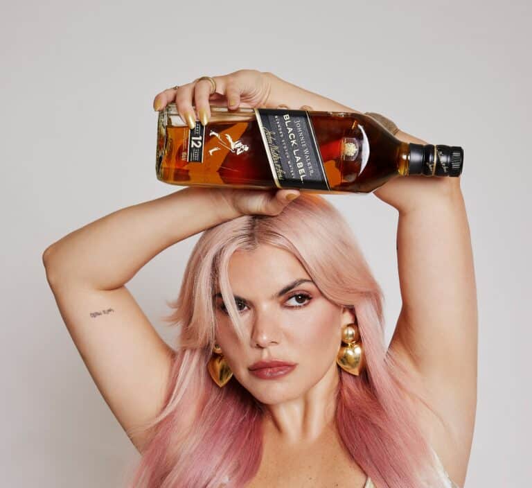 Johnnie Walker celebra os 25 anos de Keep Walking no Rock in Rio Brasil 2024