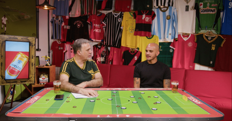 A Amstel aproveita a fase eliminatória do campeonato para lançar o Torcida Ganha Jogo, podcast apresentado por Mauro Beting.