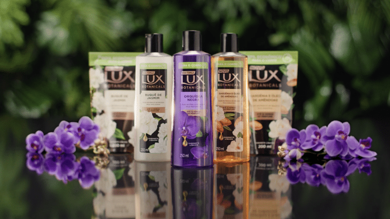 Lux Botanicals lança campanha que destaca os diferenciais de seus produtos, sendo a longa duração da fragrância na pele o atributo principal.
