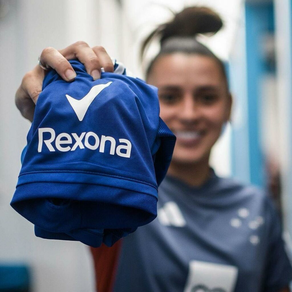 Rexona, marca do grupo Unilever e líder no mercado de antitranspirante no país, é a nova patrocinadora da equipe feminina do Cruzeiro.