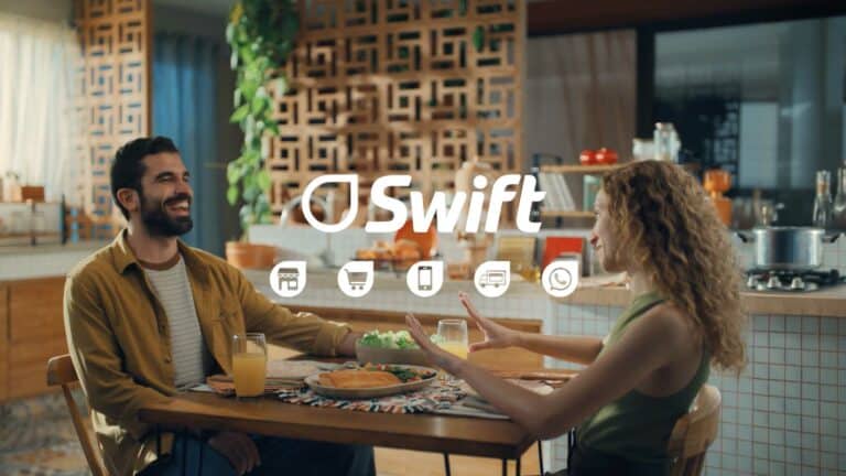 A Swift assumiu a assinatura "Dá um Swift", se posicionando como uma marca que ajuda seus clientes a encontrarem o que precisam.