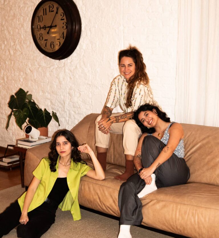 A produtora A Don't Touch My Soda acaba de anunciar a chegada de três novas profissionais: Gabriela Andrade, Mariana Coropos e Nicoli Azevedo.