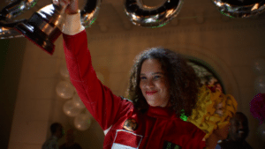 Convidando os brasileiros a brindar o ídolo internacional Ayrton Senna, que, hoje e sempre, une o país, a Heineken lança campanha 360º.
